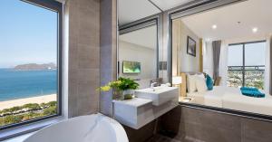 Suite Nhìn Ra Biển (Suite with Sea View)