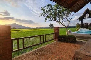 Rumah Wan Villa with Swimming Pool - 巴东马士力