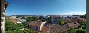 Appartements beau t3, proche centre-ville, parking : photos des chambres