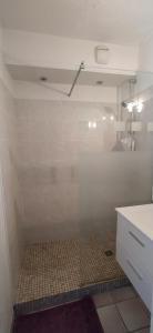 Appartements beau t3, proche centre-ville, parking : photos des chambres