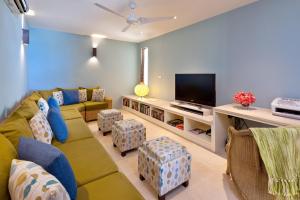 Tom Tom by Blue Sky Luxury