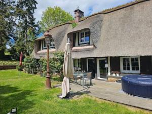 Villas Belle Chaumiere Normande, au pas de la ville d-Honfleur : photos des chambres