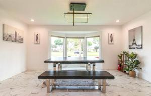 Charming Private Room 4