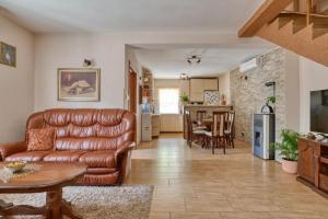 Underhill Royal View