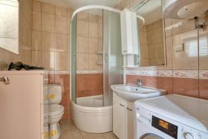 Underhill Royal View