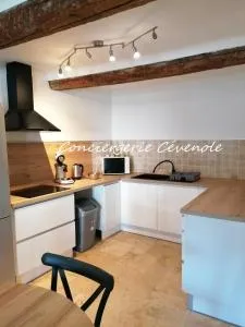 Les Bosquets - أليس