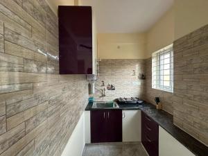 Cozy Room 1Bhk with Lift 403