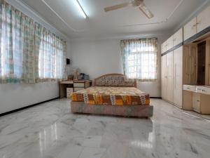 Kluang Budget Backpacker Home