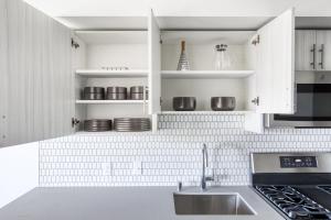 First Hill 1BR w Gym Lounge Roof 90 Walk Score SEA-150