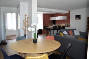 Appartements L-Artiste, moderne avec vue mer - cour - parking : photos des chambres