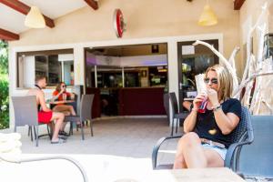 Campings Camping La Chapouliere : photos des chambres