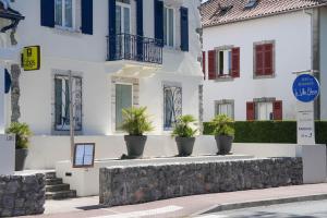 Hotels Logis Hotel & Restaurant La Villa Bleue : photos des chambres