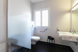 Hotels Logis Hotel & Restaurant La Villa Bleue : photos des chambres