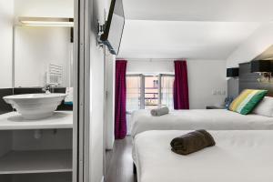 Hotels Logis Hotel & Restaurant La Villa Bleue : photos des chambres