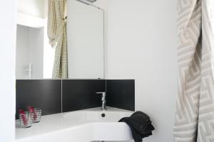 Hotels Logis Hotel & Restaurant La Villa Bleue : photos des chambres