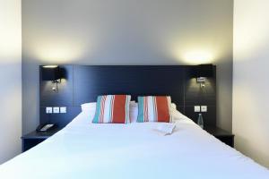 Hotels Logis Hotel & Restaurant La Villa Bleue : photos des chambres