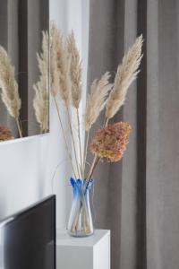 Burakowska 16 Apartament z Balkonem i Parkingiem Warszawska Wola by Noclegi Renters