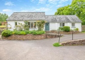 Apple Tree Cottage - East Forde Farm - Cadeleigh