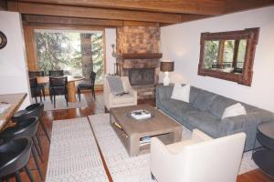 1034 Cooper Ave E #25A (203187-4499) Condo