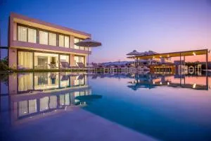 Miguel Luxury Beach Front Villa - Soroni