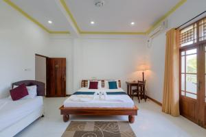 Hotel Sobana Lake front