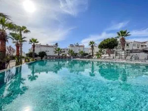 Semi Detached Villa in Complex with Shared Semi Olympic Swimming Pool in Kusadasi - Soğucak