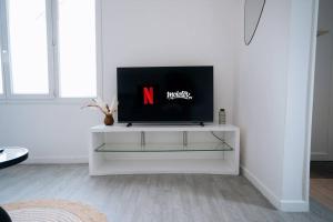 Maisons de vacances La Maison Bonheur - Parking Prive - Netflix - Fibre : Maison 2 Chambres