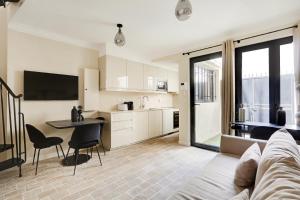 Pick A Flats Apartment in Monrmartre - Rue Lepic