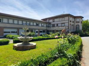 Hotels Centre Louis Ormieres : photos des chambres