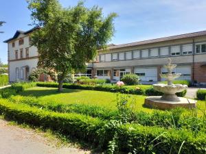 Hotels Centre Louis Ormieres : photos des chambres