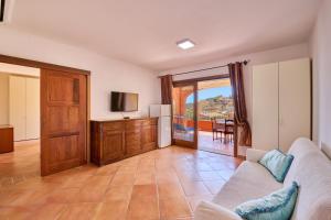 Double Room with Balcony and Sea View