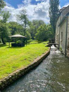Maisons de vacances Superbe Moulin - Chateau Landon : photos des chambres