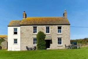 Higher Roskestal - Porthcurno