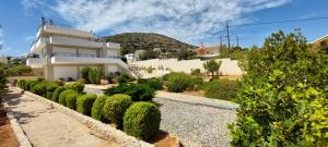 Lagonissi Beach Family Apartment