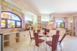 Pacos Resort Family Villa 12