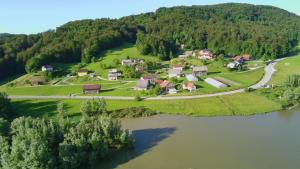 Slivnisko Jezero Hisa