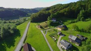 Slivnisko Jezero Hisa