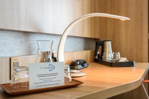 Hotels Best Western Plus Ajaccio Amiraute : Chambre Lit Queen-Size Confort avec Canapé-Lit