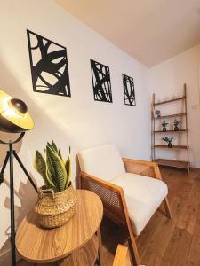 Bright & Spacious Split Level Flat in Kennington