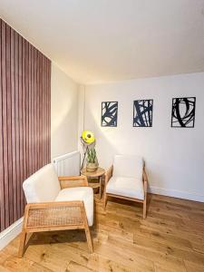 Bright & Spacious Split Level Flat in Kennington
