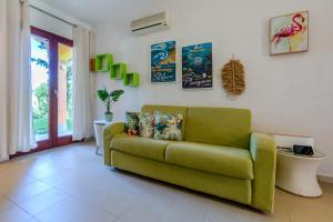 Porto Pino, Garden and Pool