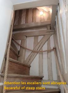 MAISON centre ville historique - Bain à remous, Sauna, cour extérieure privative - tout peut se faire à pied à 3min du vieux port, 10min de la plage, 3min dun Parking gratuit, restaurants, boutiques, musés, etc