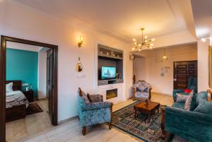 The Sunset Abode 4BR With Valley Views