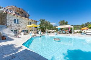 Pacos Resort Luxury Villa 18