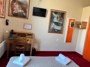 Hotels Hotel Le Colbert : Chambre Standard Lit Queen-Size