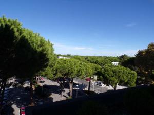 2 Pièces avec Terrasse, Piscine et Box – Centre Ville La Grande Motte - FR-1-328-97