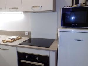 2 Pièces avec Terrasse, Piscine et Box – Centre Ville La Grande Motte - FR-1-328-97