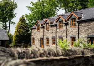 Hafod y Wennol - Cross Inn