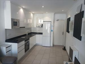 Solaris - Refurbished, Top Floor, Sea Views