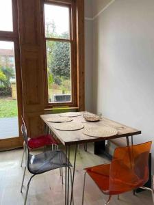 Luxury 2-Bed Flat with Garden in Hampstead Mansion